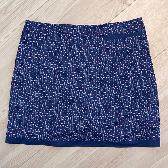 Peter Millar Women's Golf Skort Blue with Pink Flowers Pull on Style Size Large - Picture 2 of 7
